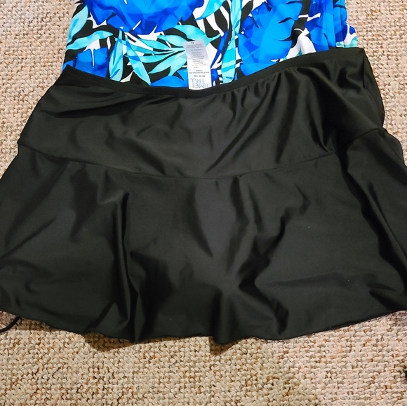 Bathing suit - Picture 5 of 5